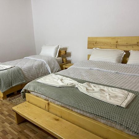 Ardjon House Hostel Berat Luaran gambar