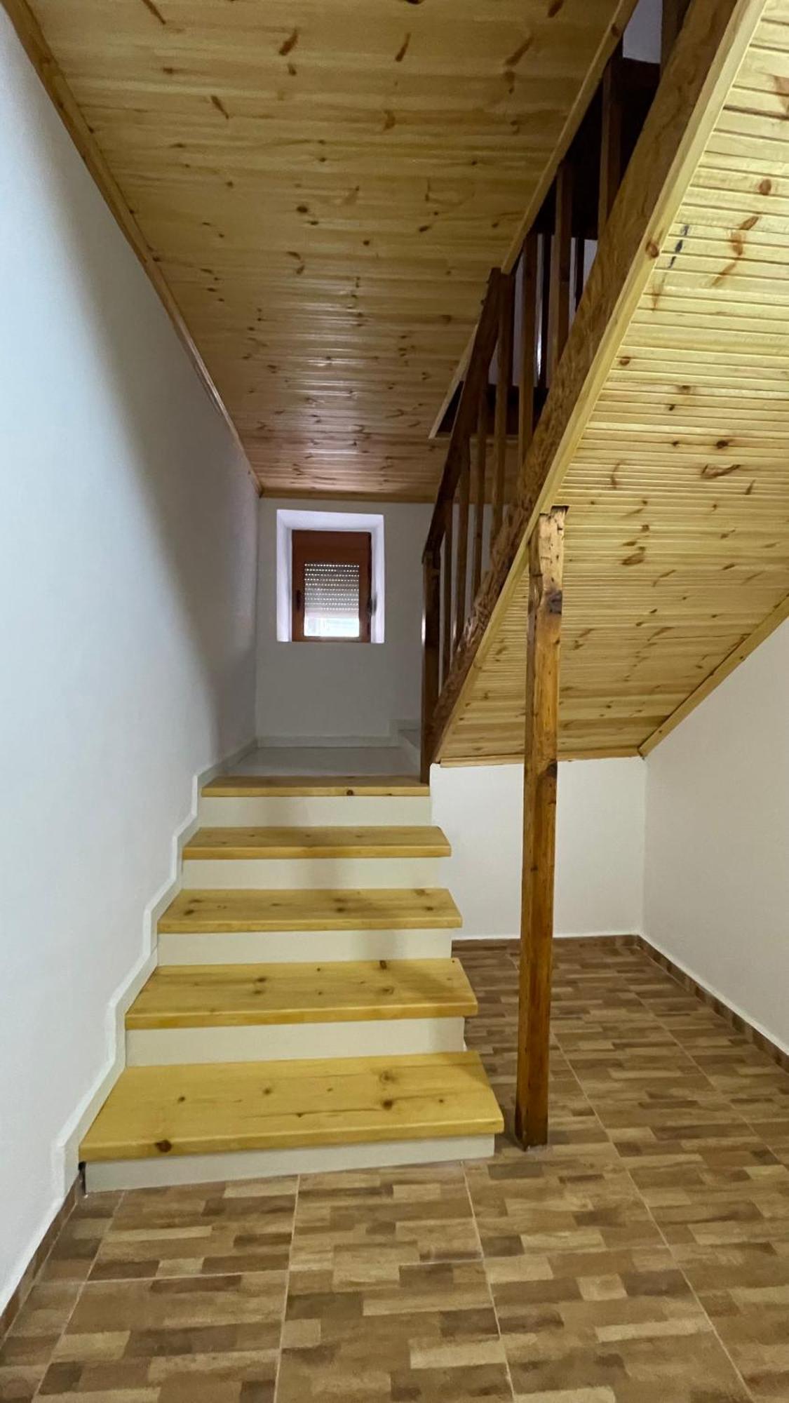 Ardjon House Hostel Berat Luaran gambar