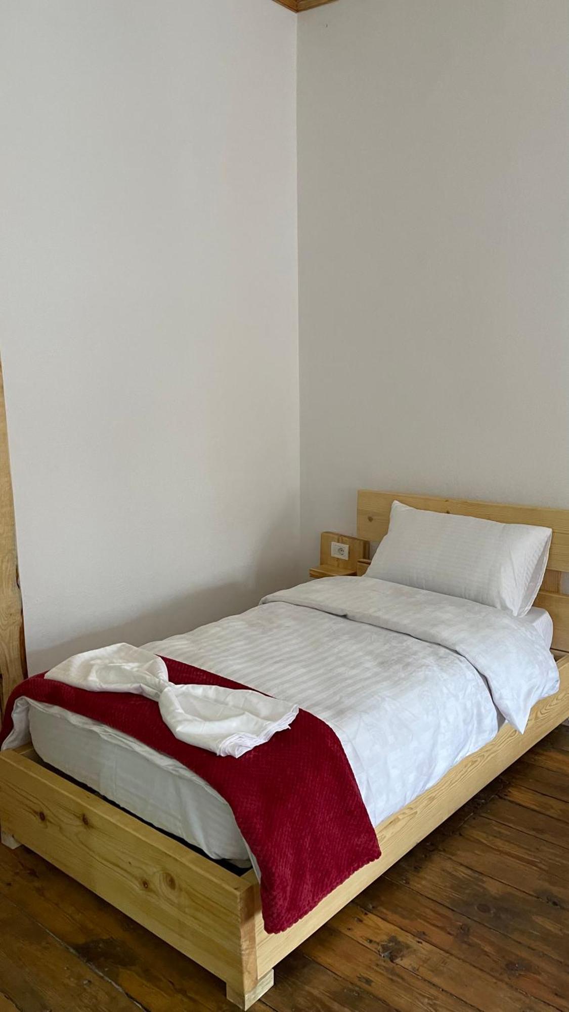 Ardjon House Hostel Berat Luaran gambar